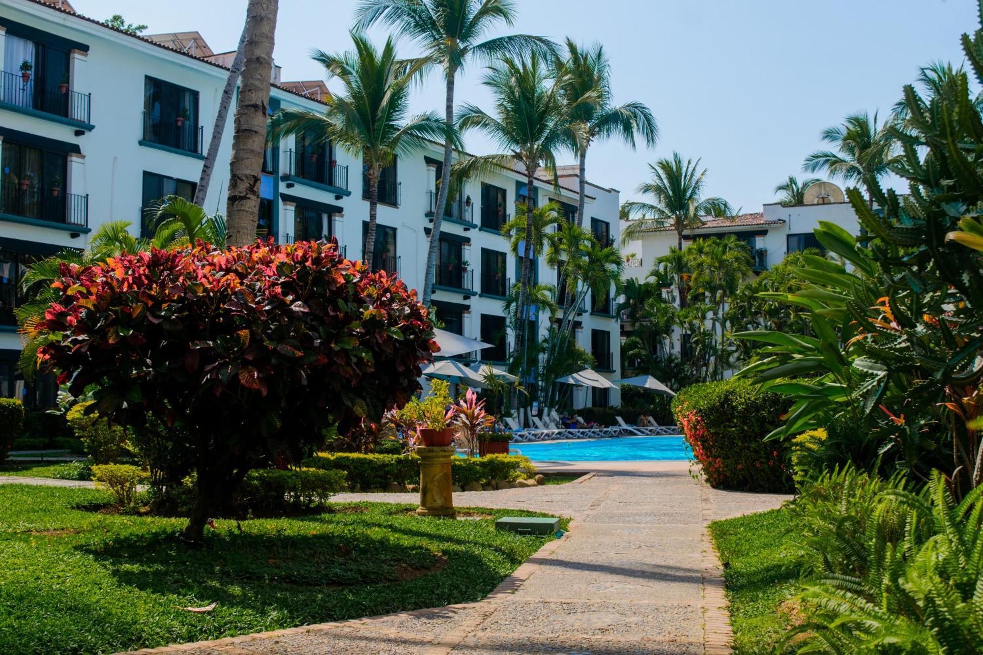 Puerto De Luna Pet Friendly And Family Suites Puerto Vallarta Exterior photo